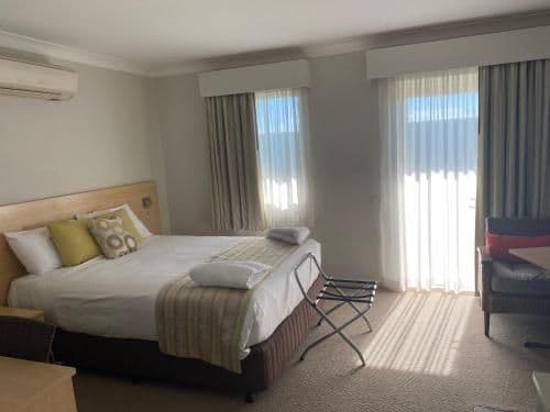 Deluxe Queen Room