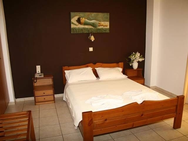 Nikos Apartments1