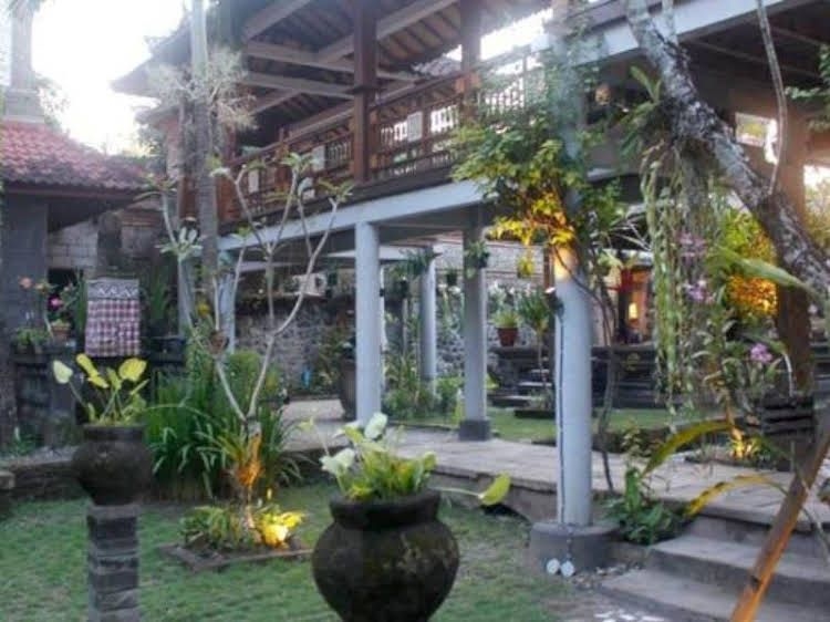 Melati House0