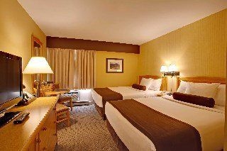 Crystal Lodge Whistler3
