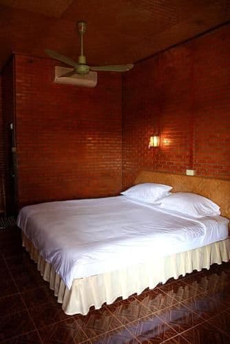 Standard Triple Room with Air Conditioning