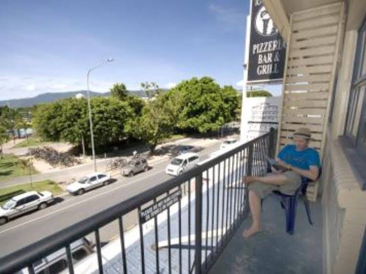 Global Backpackers Waterfront3