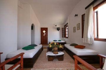 Venetia Apartments0