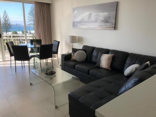 Deluxe Two-Bedroom Apartment with Spa Bath