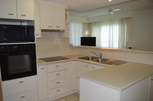 Deluxe Two-Bedroom Apartment with Spa Bath