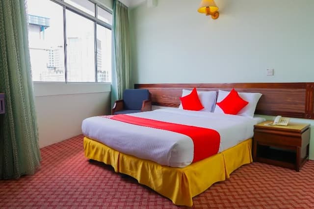 Room DELUXE QUEEN BED
