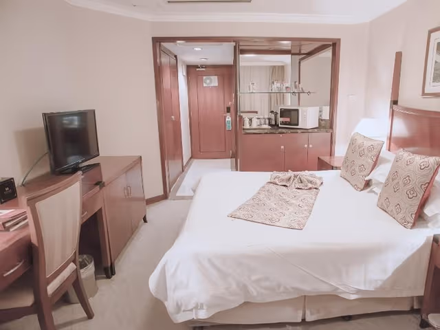 DOUBLE KING SIZE BED