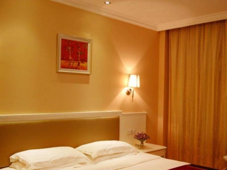 Shanghai Xinlong River Hotel1