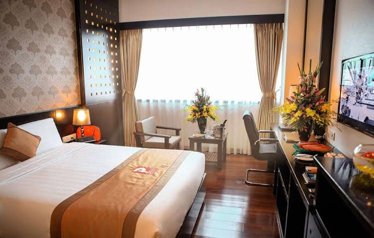 ฮาลอง พาเลซ โฮเทล (Halong Palace Hotel)1
