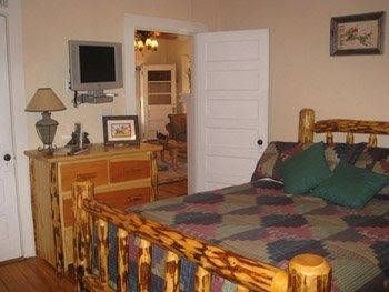 Calhoun House Inn & Suites0