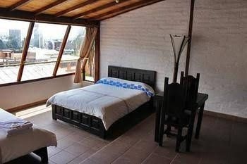 Hostal L'Auberge Inn2