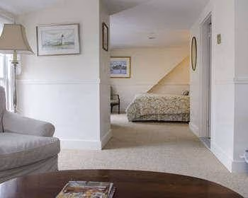 Ashley Inn1