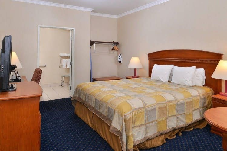 Country Inn 29 Palms3