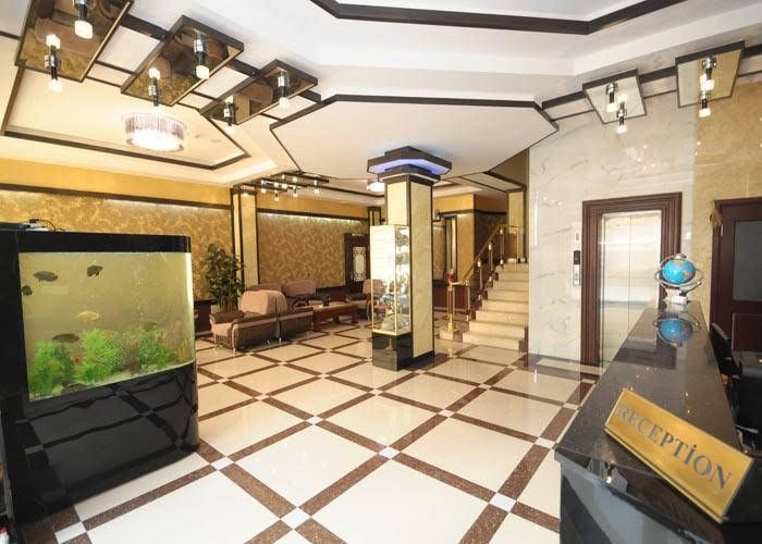 Royal Hotel0