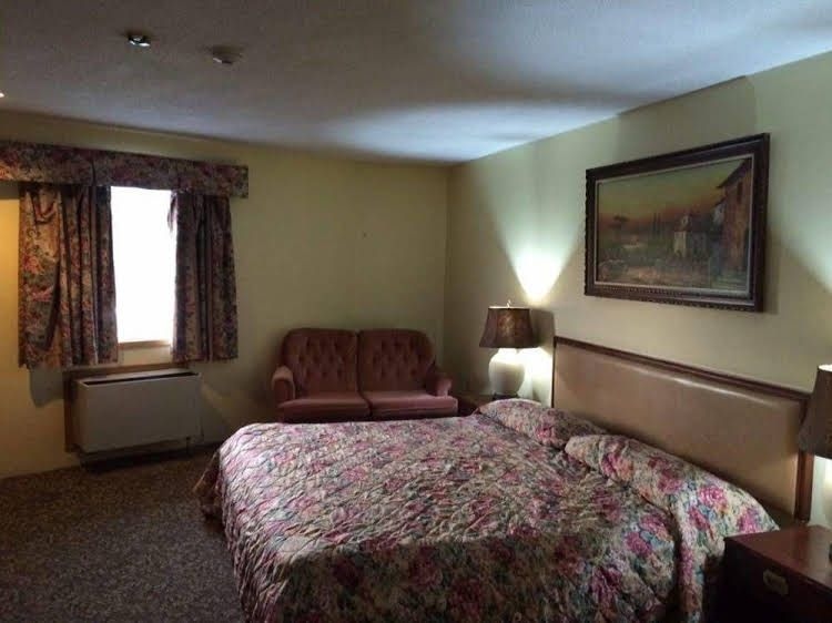 Orangeville Motel4
