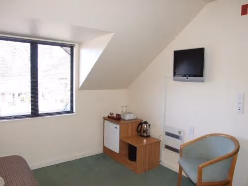 Standard Queen Room