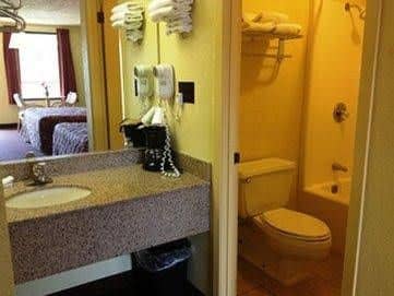 Holiday Terrace Inn - Pigeon Forge Holiday Terrace Inn - Pigeon Forge