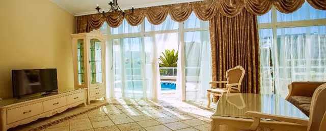 SUITE WITH PRIVATE POOL
