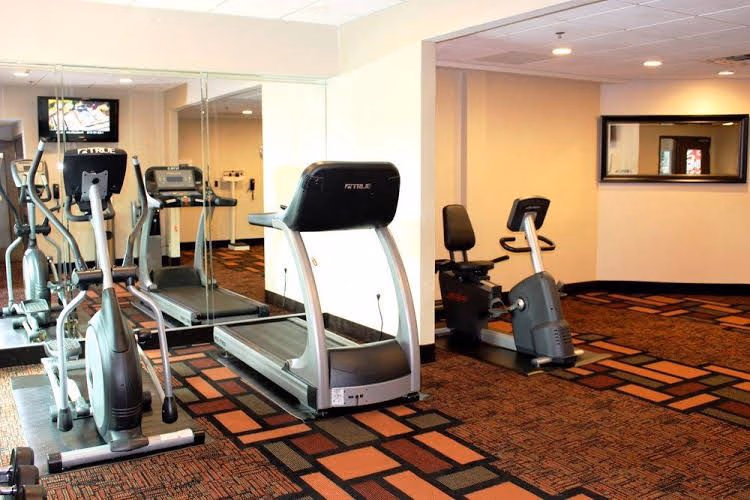 Holiday Inn Express & Suites Mobile West I-104