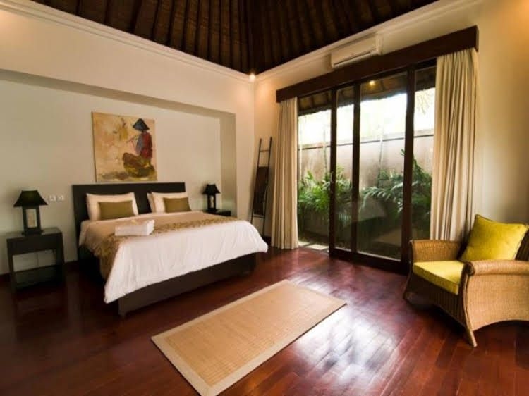 วิลลา ดักซินา (Villa Daksina)1