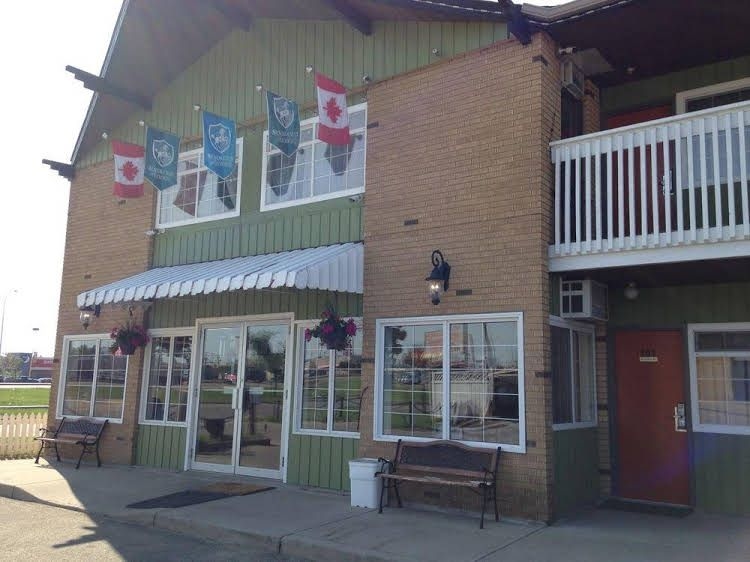 Silver Crest Lodge0
