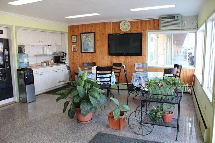 Silver Crest Lodge1
