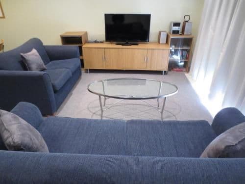 One-Bedroom Apartment with Marina View