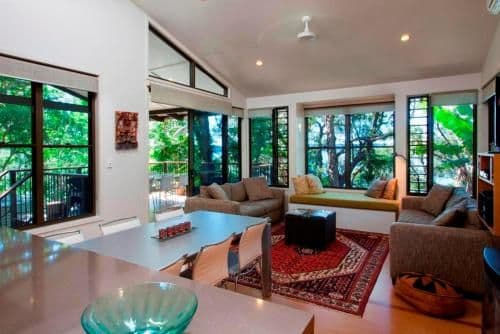 Deluxe Two-Bedroom House with Lake View