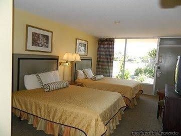 Palms Inn1