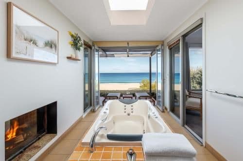 Seafront Villa - Full Ocean Views
