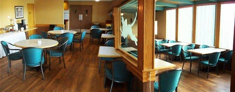 ซูเปอร์ลอดจ์ เล็ธบริดจ์ (Superlodge Lethbridge)1