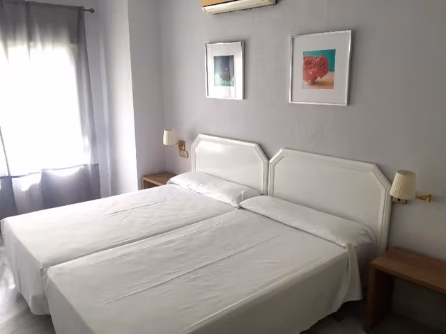 APARTMENT CAPACITY 6 TWO BEDROOMS