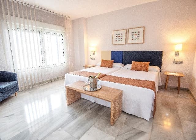 APARTMENT CAPACITY 7 THREE BEDROOMS