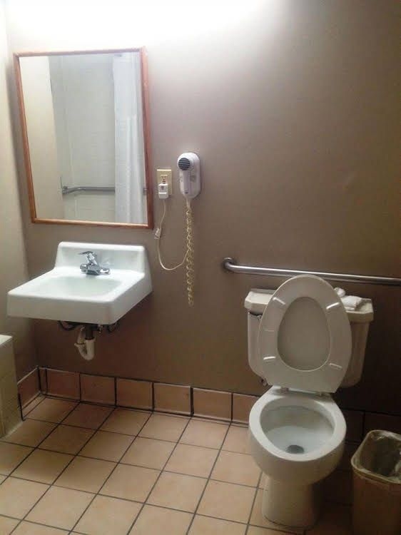 Americas Best Value Inn2