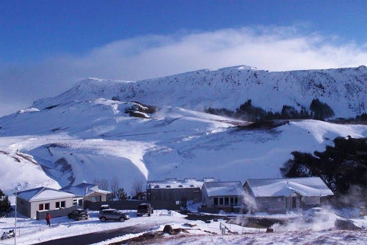 Frost and Fire Hotel3