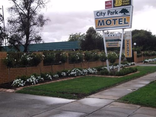 City Park Motel and Apartments0