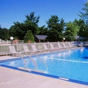 The Tallwood Motel4