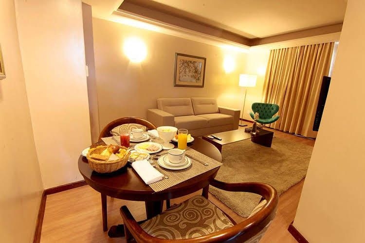 Hotel Serrano4