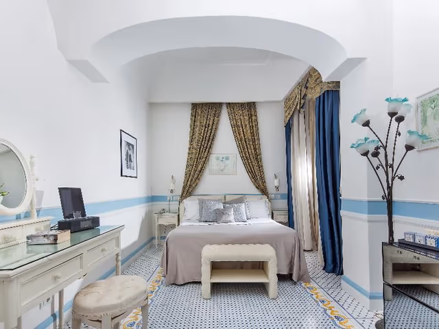 Double or Twin DELUXE SEA VIEW