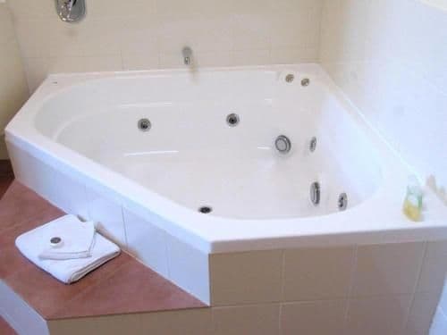 Studio with Spa Bath