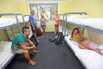 Sydney Beachouse YHA0