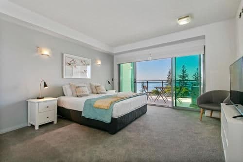 Deluxe Ocean Front Apartment