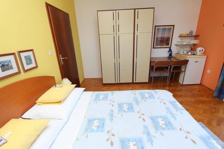 Apartments and Rooms Erik4
