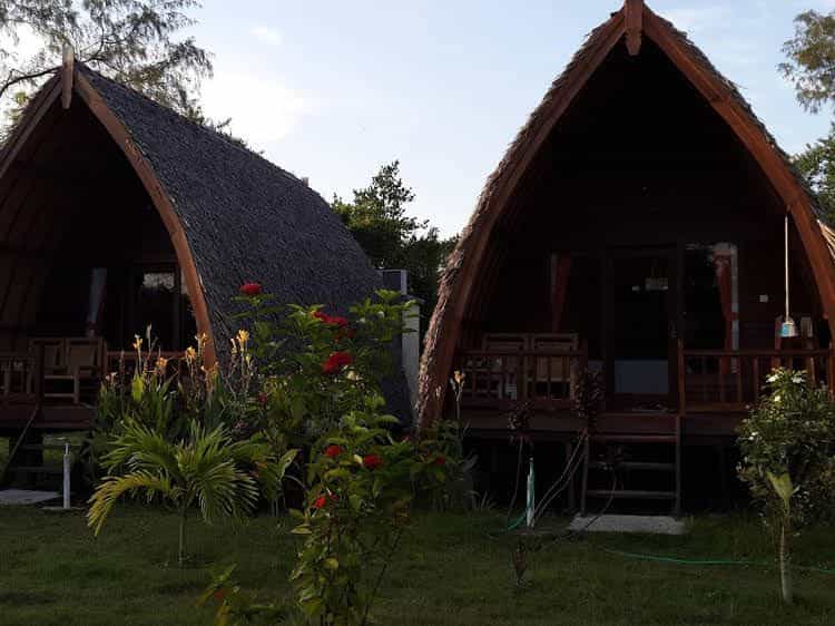 Rose Bungalow Rose Bungalow