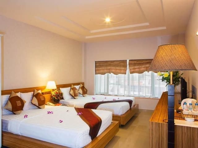 FAMILY ROOM TWO BEDS