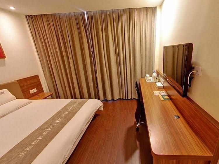 JI Hotel Xintiandi Shanghai1