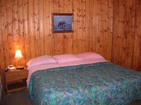 Pioneer Inn2