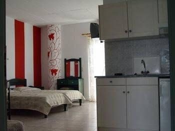 Limas Hotel & Apartments0