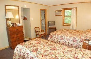 Fran Cove Motel2