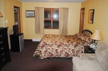 Fran Cove Motel1
